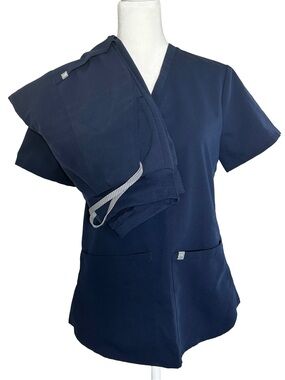 Fabletics Method 2 Pocket Top and Mid-Rise On-Call Scrub Jogger Set in Navy